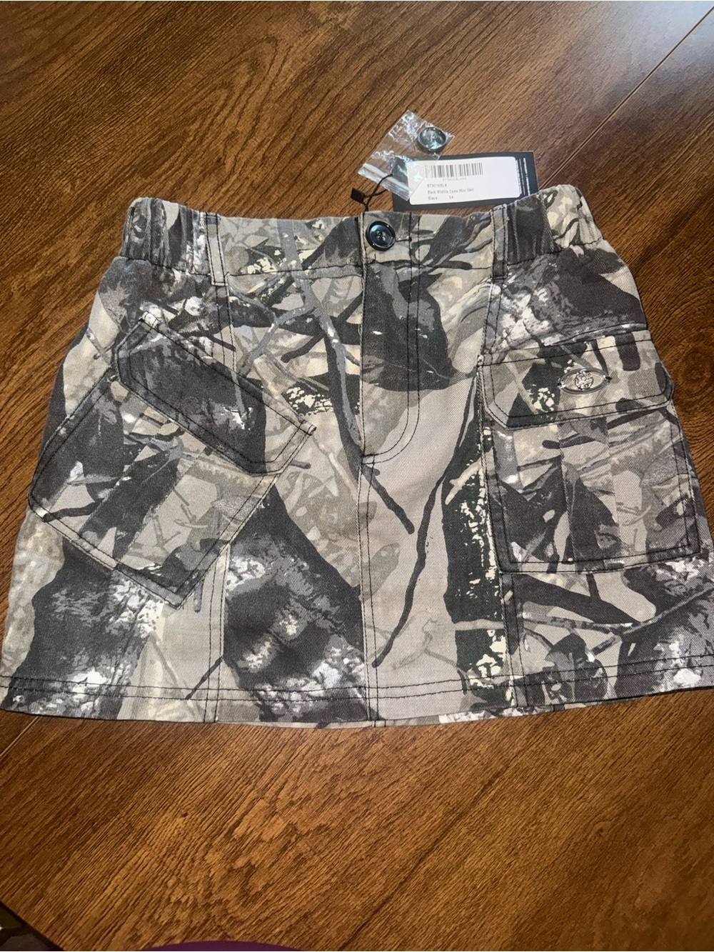 Luxe to Kill Camo Mini Skirt Gray Camo Cargo Mini Skirt Utility Pockets NWT - Picture 2 of 7